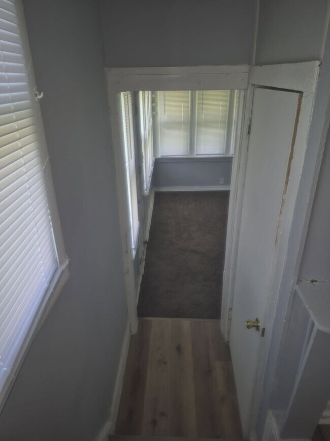 Foto del edificio - Updated Quaint Single Family Home Availabl...