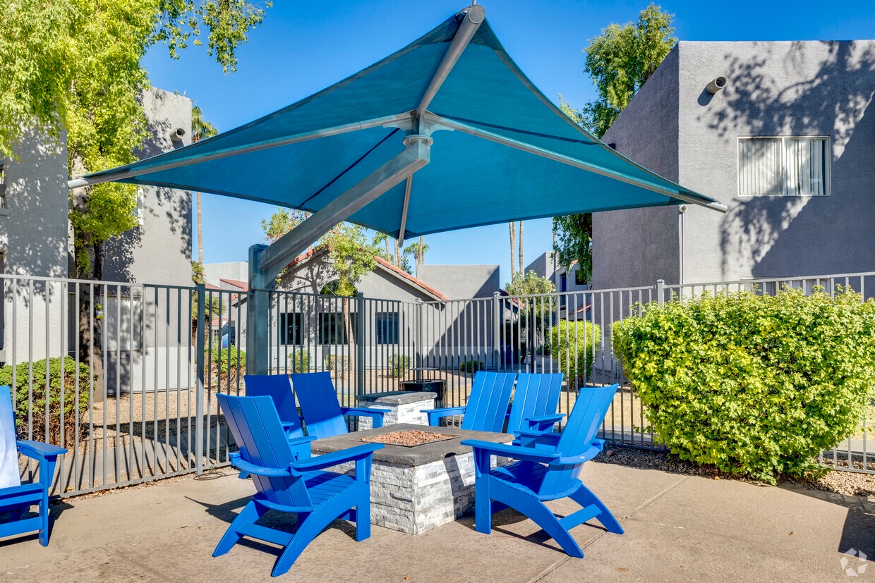 7021 W Mcdowell Rd
