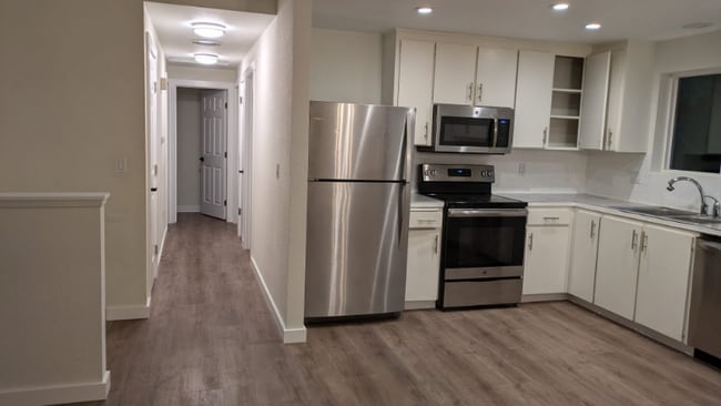 Building Photo - 12518 47th Dr SE