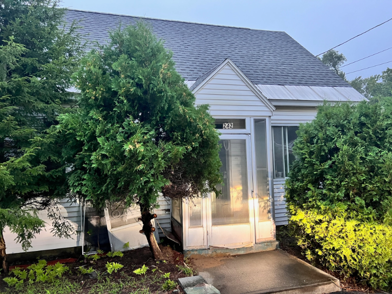 Foto principal - 242 Schoolhouse Rd