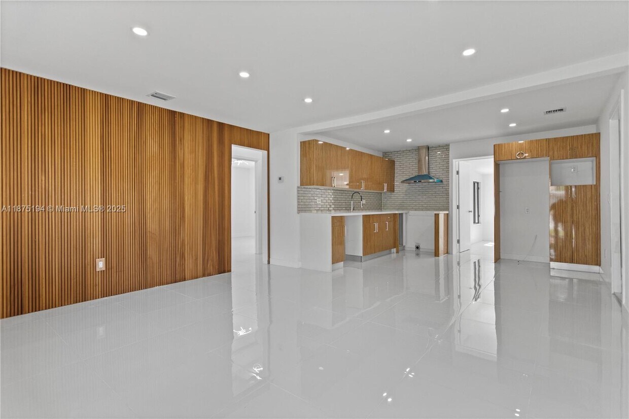 Primary Photo - 1524 SW 32nd Ct