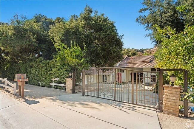 Building Photo - 119 Bell Canyon Rd