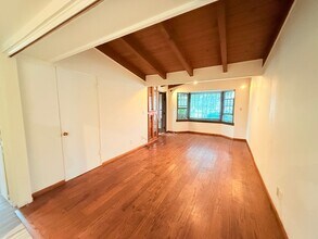 Building Photo - 401 N Lupine St