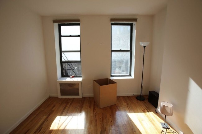 Foto del edificio - 240 W 15th St