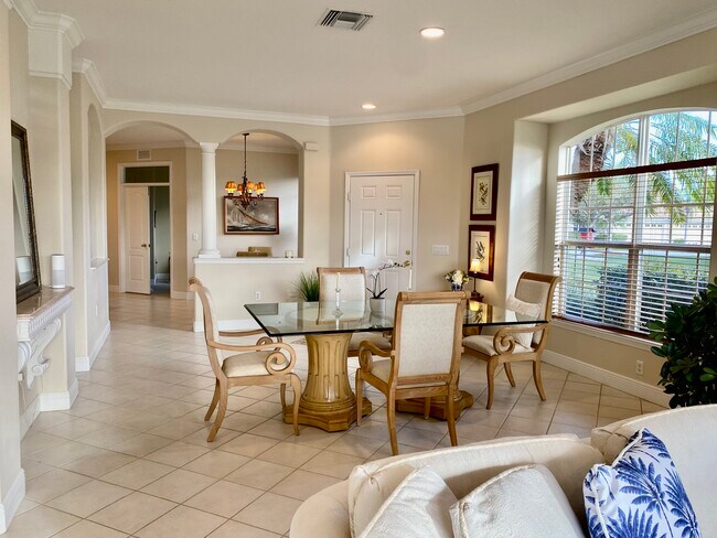 Building Photo - 4532 Whispering Oaks Dr