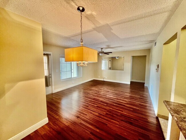 Foto del edificio - 436 Pine Glen Ln