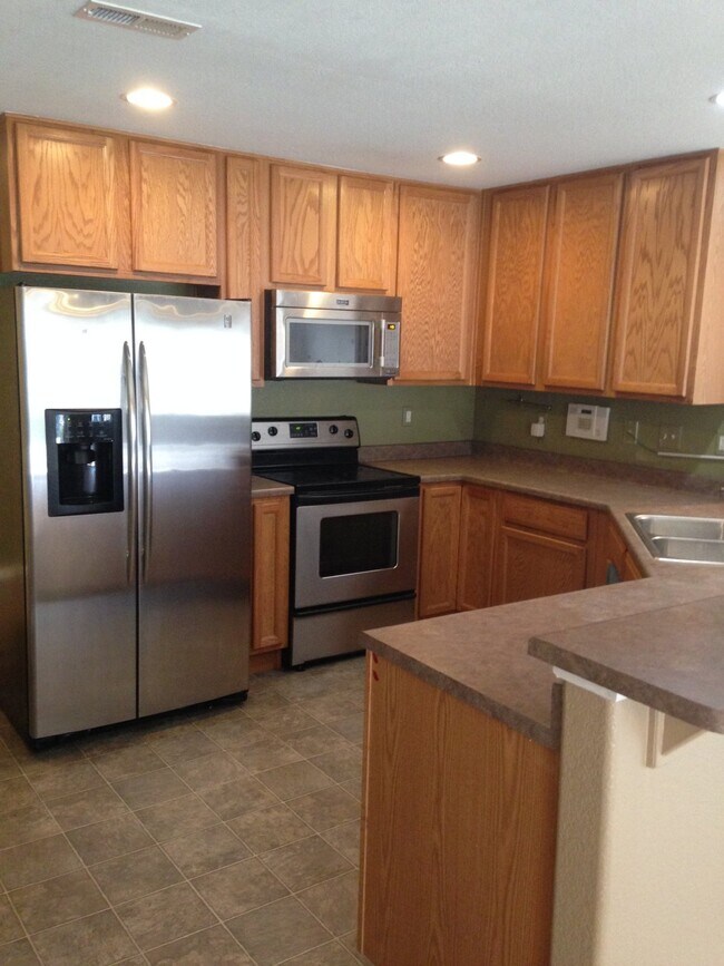 Photo - 3BD/2.5BA in Englewood with Attached Garage Apartment