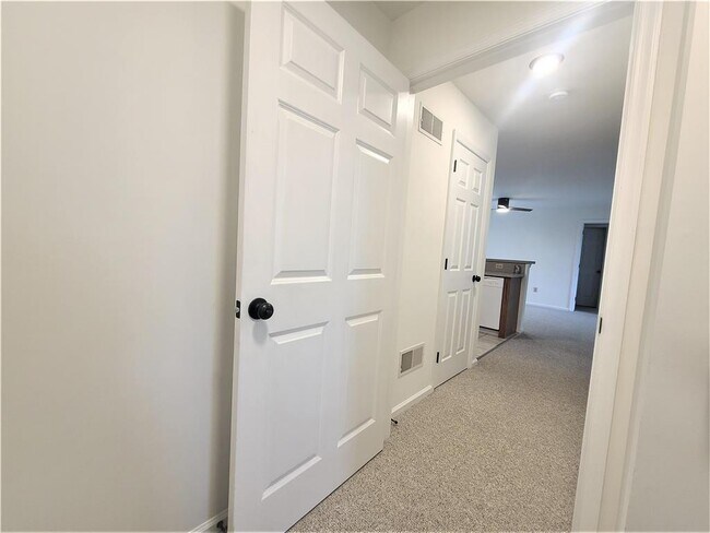 Building Photo - 1334 N 16th St