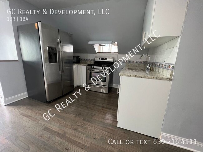 Foto del edificio - ** OLD IRVING PARK / 1 BEDROOM / 1 BATH / ...