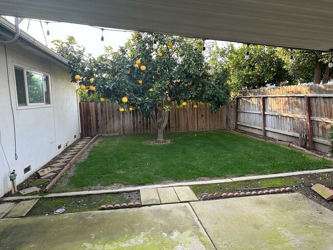 Building Photo - 1434 W Monte Vista Ave