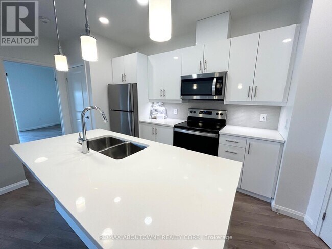 Photo du bâtiment - 144 Watson Rd N