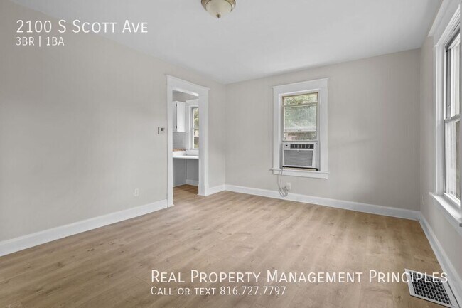 Building Photo - 2100 S Scott Ave