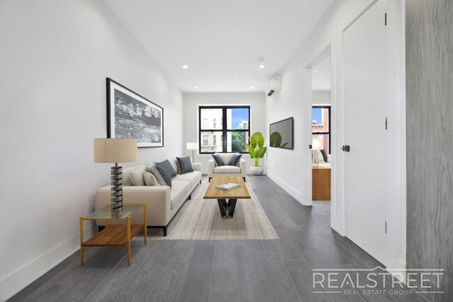 Foto del edificio - Brand New Spacious 1 BR in Crown Heights
