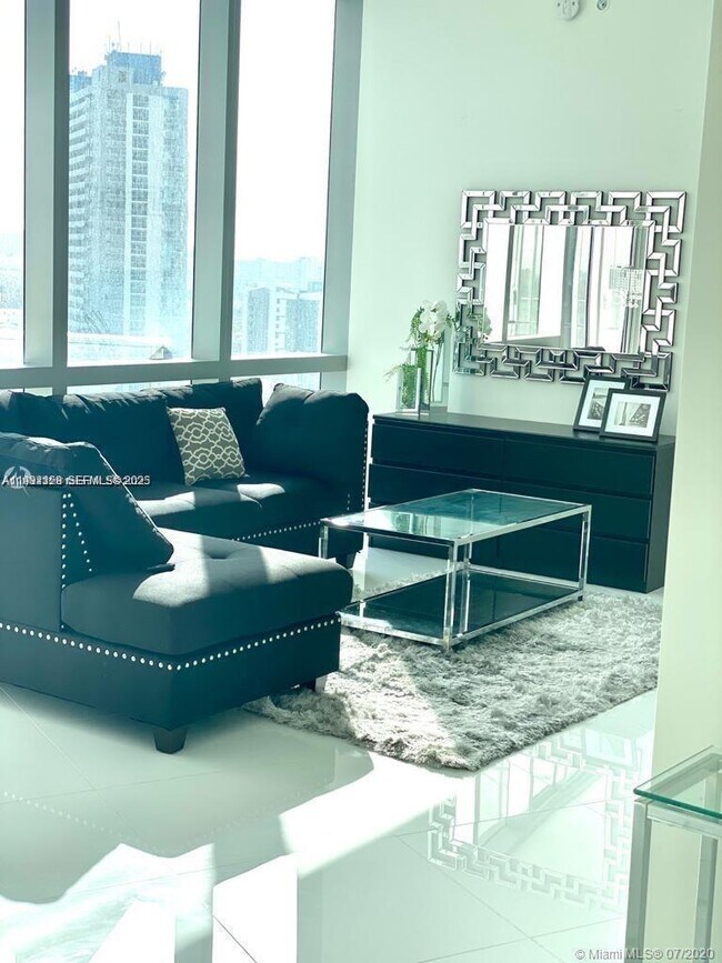 Foto del edificio - 851 NE 1st Ave