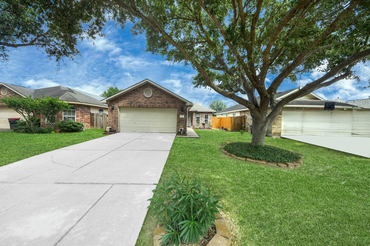 Primary Photo - 130 Thunder Basin Dr