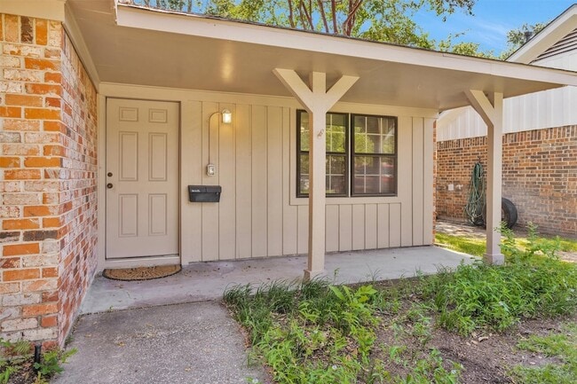 Building Photo - 1410 Spillers Ln