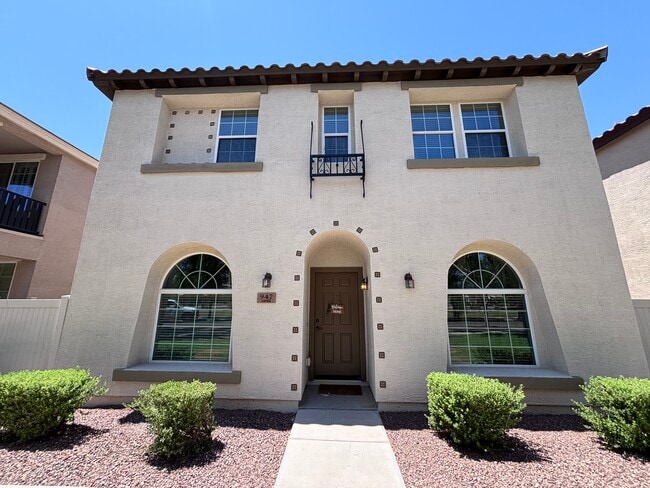 Building Photo - 947 S Utilis Dr