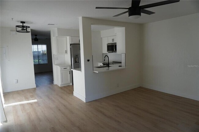 Building Photo - 2404 Brigadoon Dr