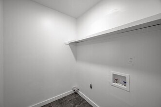 Building Photo - 3348 S Fairway Ave