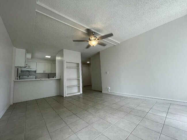 Foto del edificio - WALINA APTS studio w/pkg, sec, W/D, c-fan,...