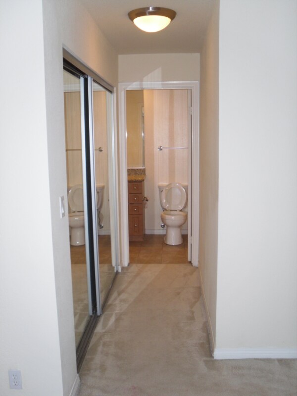 Foto del edificio - 240 W Lincoln Ave