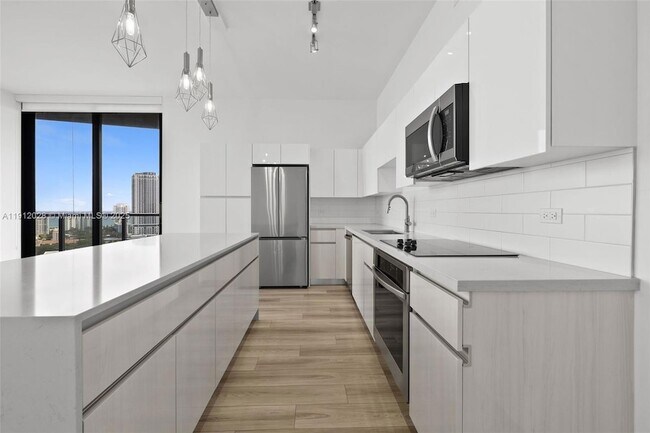 Foto del edificio - 101 Diplomat Pkwy