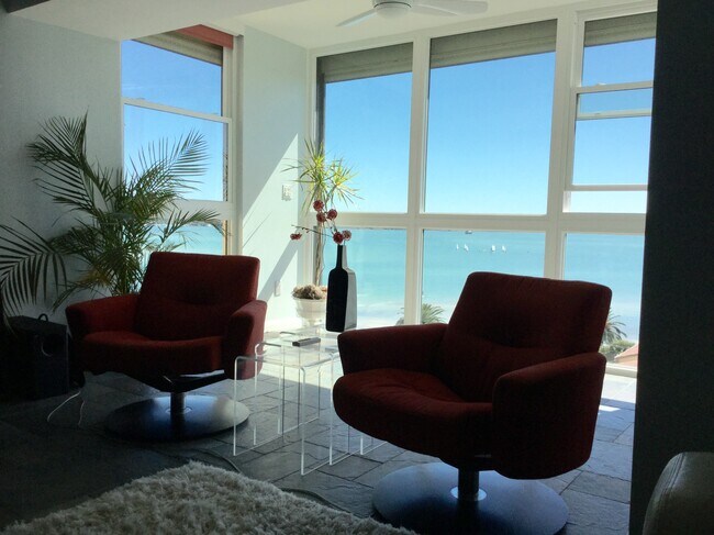 Building Photo - 855 Bayway Blvd