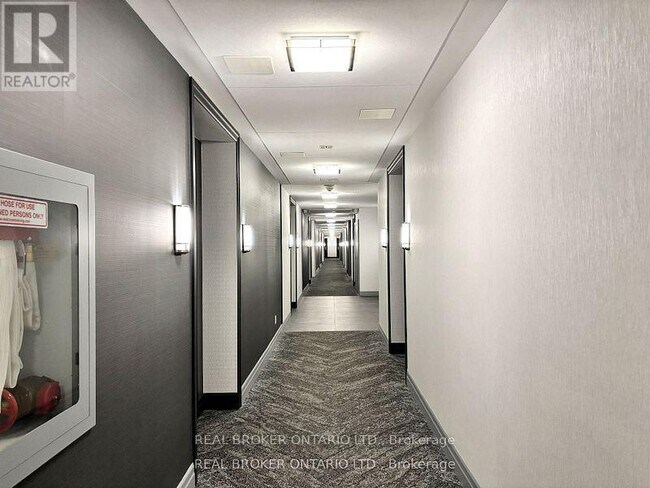 Building Photo - 27 Rean Dr