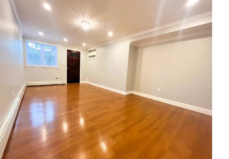 Primary Photo - 441 E 56th St