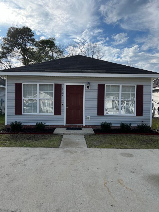 1300.00/mo /3br2ba - 2707 Landing Loop Dr