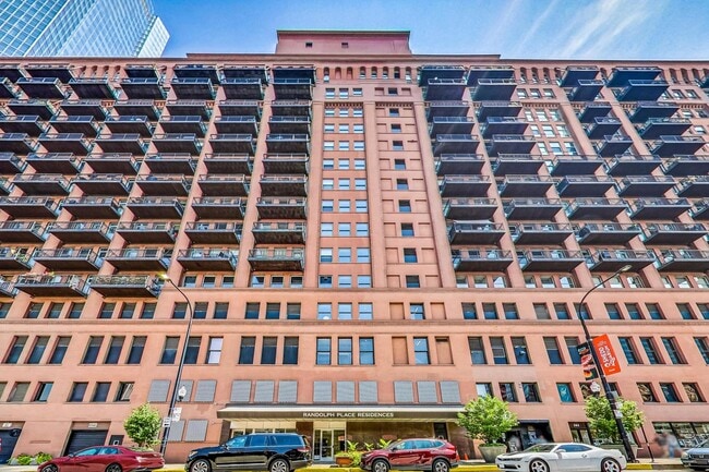 Building Photo - 165 N Canal St