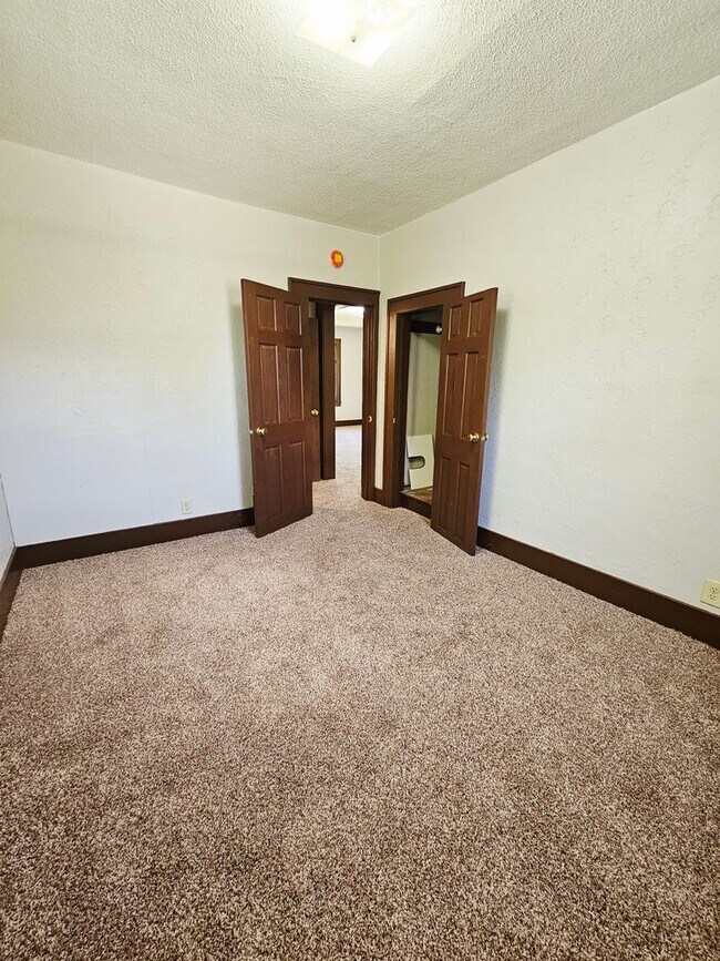 Foto del edificio - 4 BED | 1 BATH | SINGLE-FAMILY | NORTH | R...