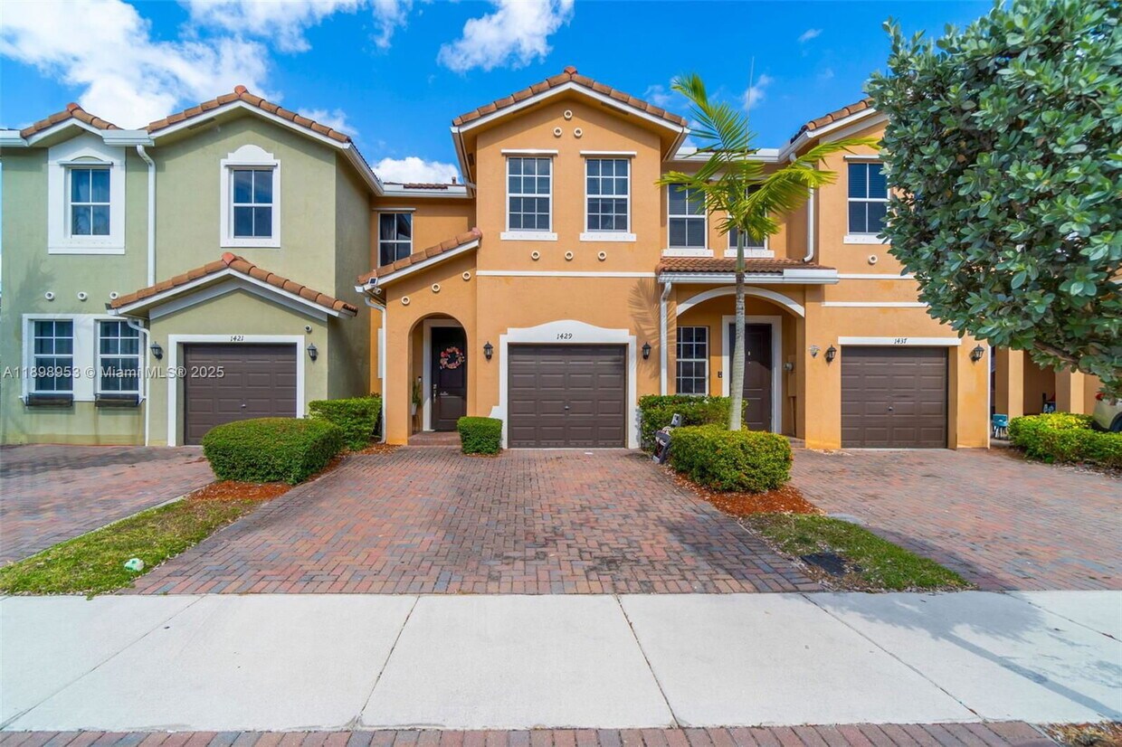 Photo - 1429 Southeast 23rd Terrace, Cape Coral, FL 33990 - 3 BR 2.5 BA townhouse