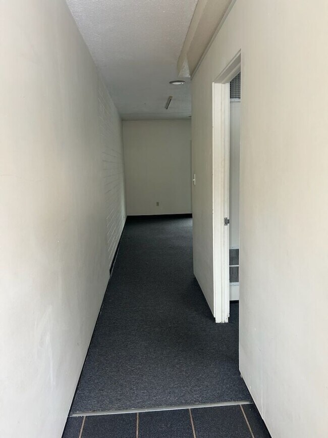 Foto del edificio - 1 bedroom, 1 bath apartment