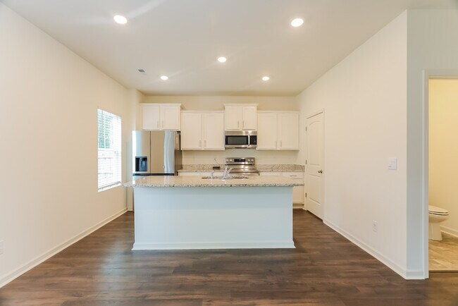 Building Photo - 3 Bedroom on Timber Leaf Loop
