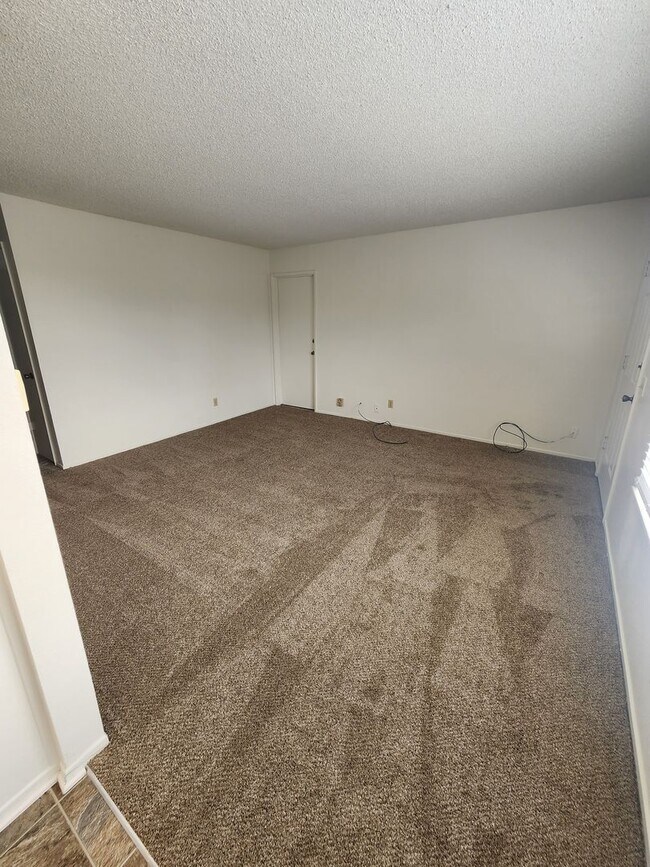 Building Photo - 2 Bed. 1 Bath Twin Home in Grover Beach