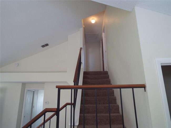 Building Photo - 2542 Davenport Cir