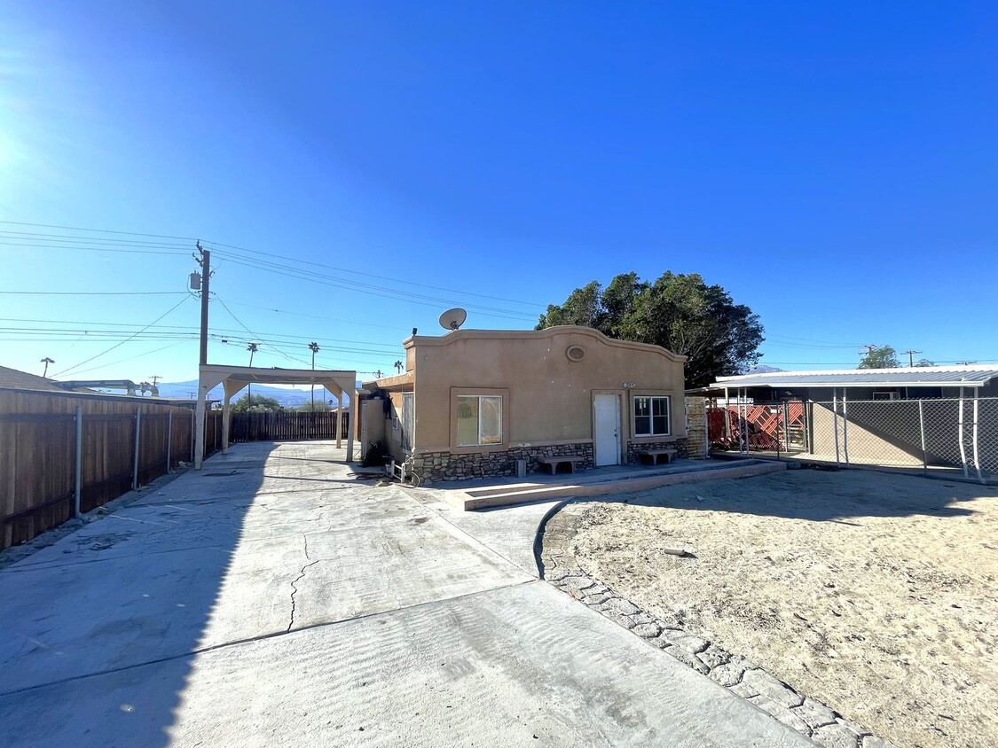 Primary Photo - AVAILABLE NOW!! 1 Bedroom 1 Bathroom Home ...