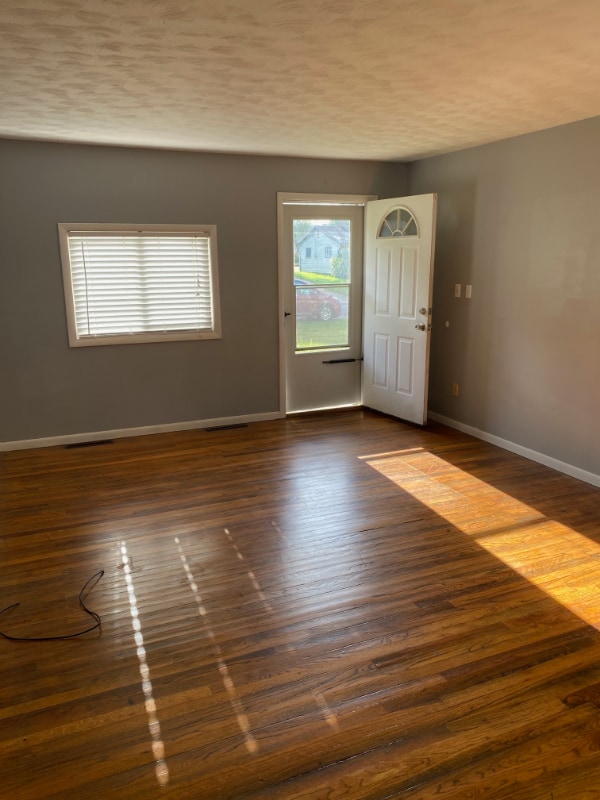 Building Photo - 4142 Sabin Dr