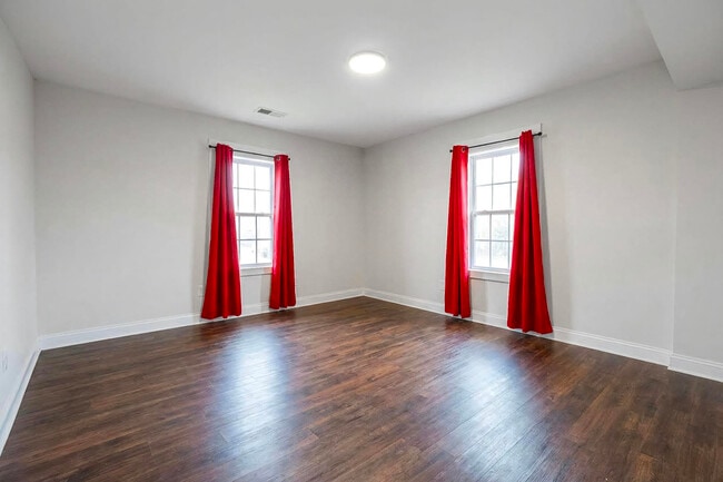 Foto del edificio - 721 N Wood Ave