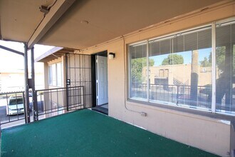 Building Photo - 2413 W Hazelwood St