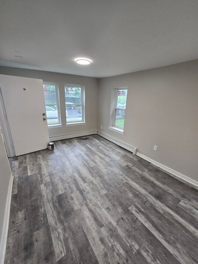 Foto del edificio - 228-230-230 Maple Ave