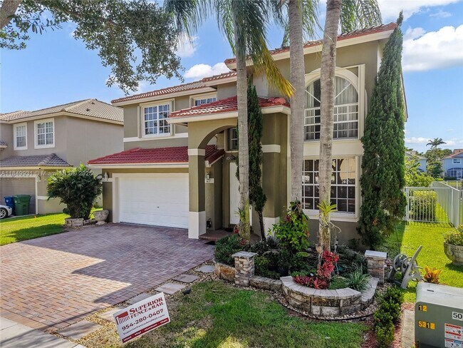 Foto del edificio - 4025 Sapphire Ln