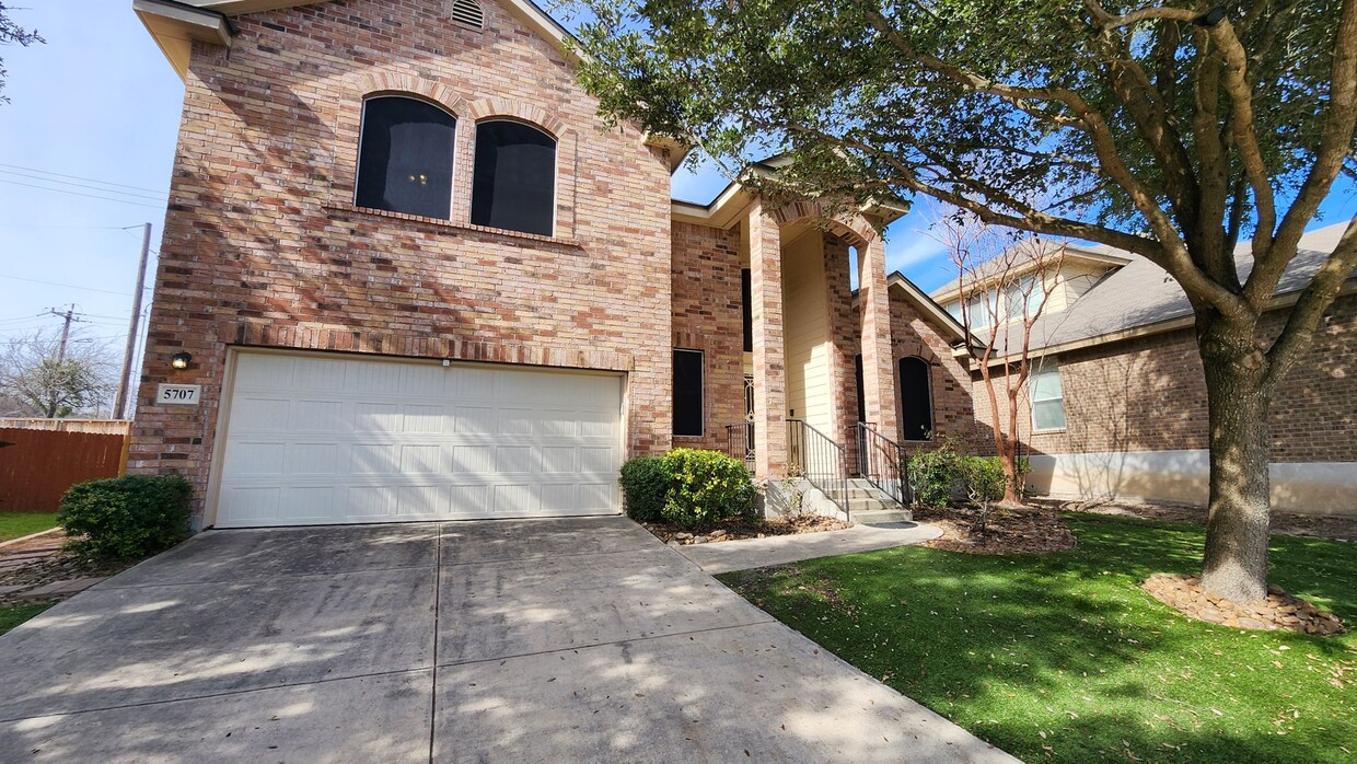 Primary Photo - Alamo Ranch Captivating home for Rent 4bd/...