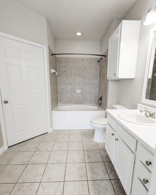 Bathroom - Woodland Hills Luxury Apartments
