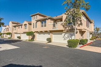 Building Photo - 5020 Codorniz Way