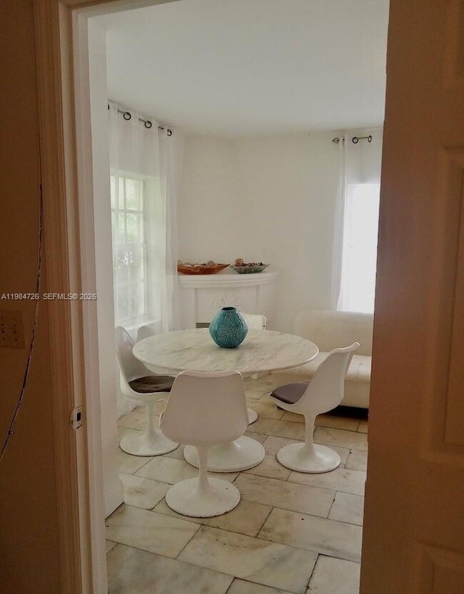 Building Photo - 1526 Pennsylvania Ave