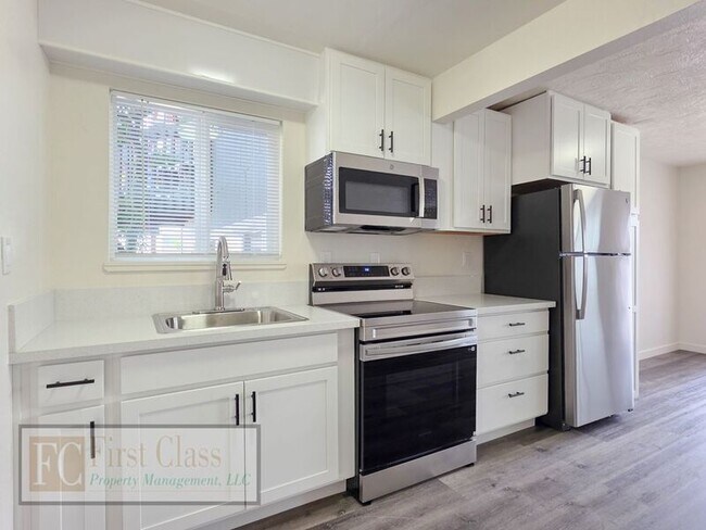 Foto del edificio - 12345 SW Hall Blvd