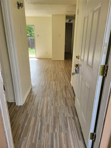 Building Photo - 534 Valley Park Dr