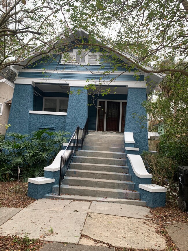 Building Photo - 8016 Belfast St
